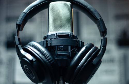 Radio mic and headphones